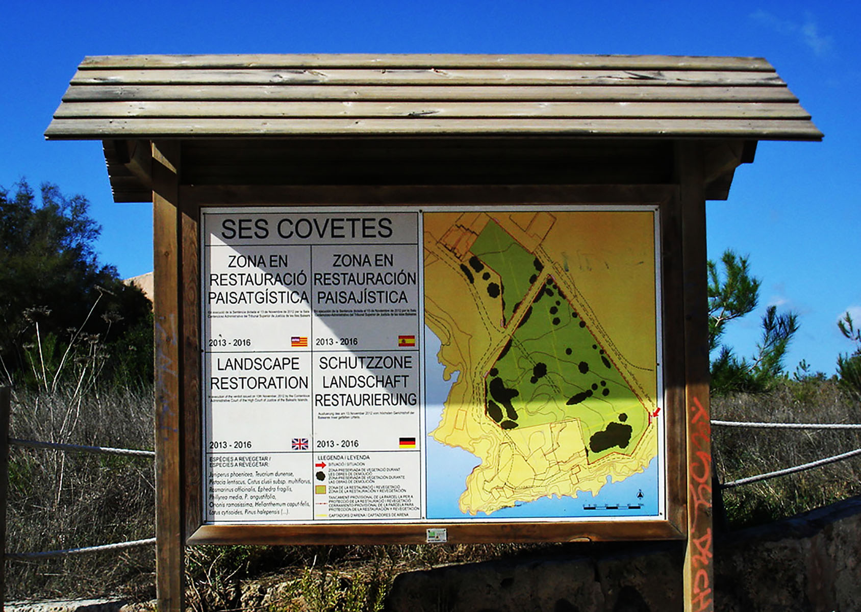 Ses Covetes: Infotafel zu Schutzzone und Landschaftsrestaurierung